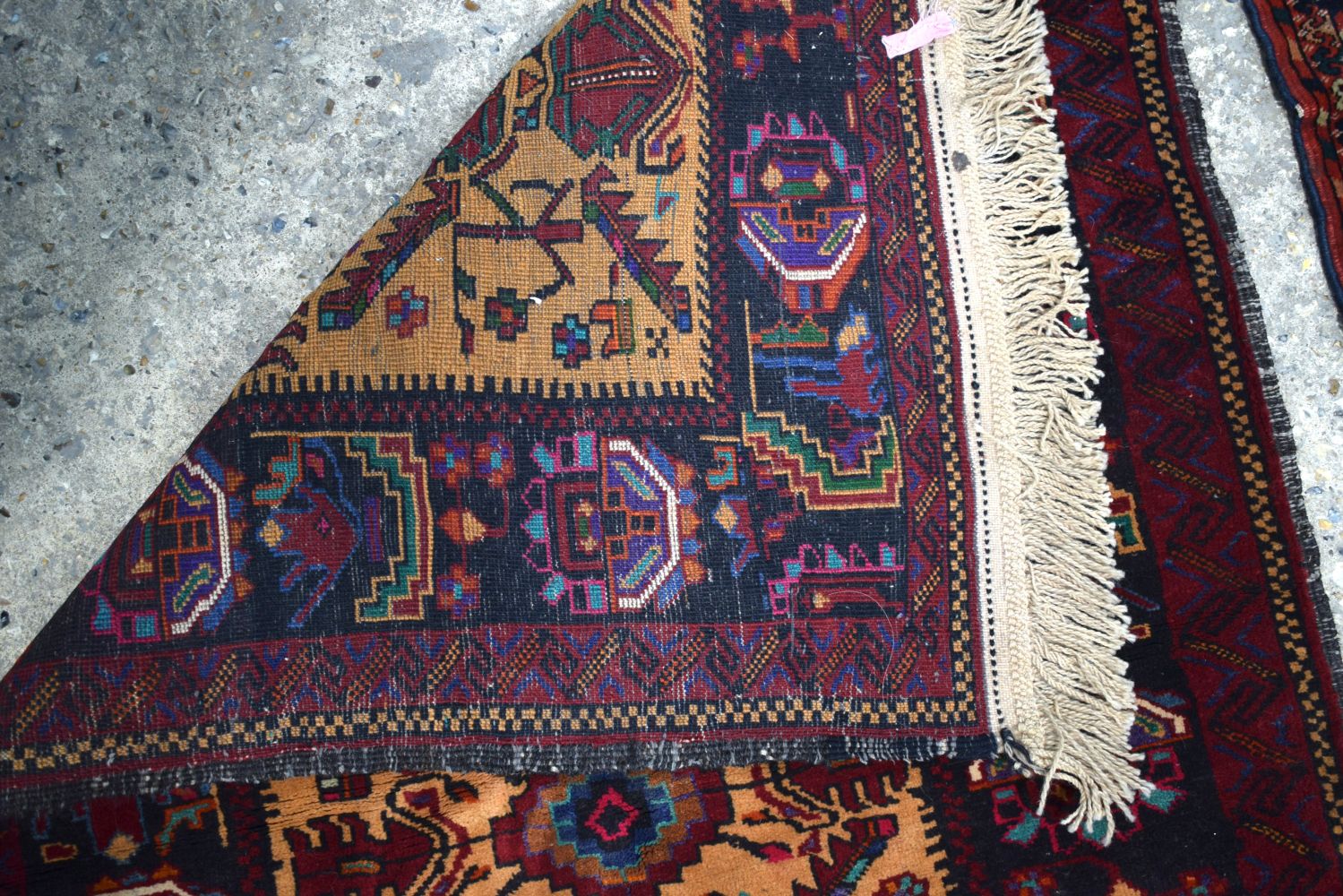 FOUR VINTAGE RUGS in various forms and sizes. (4) - Bild 8 aus 16