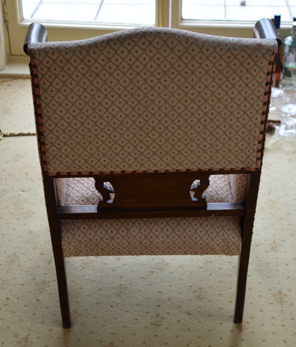 A PAIR OF 19TH CENTURY CONTINENTAL UPHOLSTERED SALON CHAIRS inlaid with foliage. 90 cm x 55 cm. - Image 4 of 4