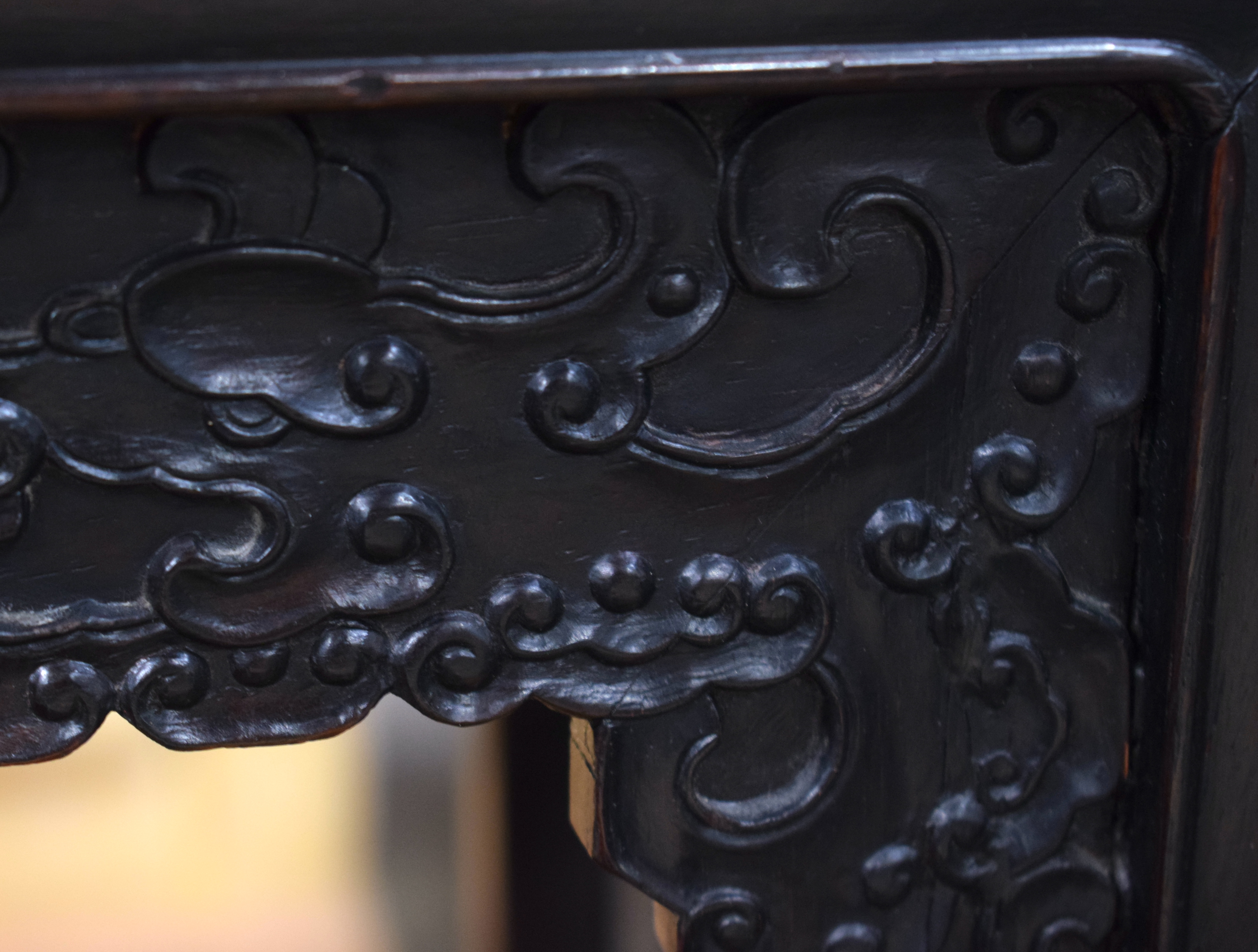 A FINE 19TH CENTURY CHINESE CARVED HONGMU SQUARE FORM STAND Qing, of unusual form with stylised beas - Image 9 of 18