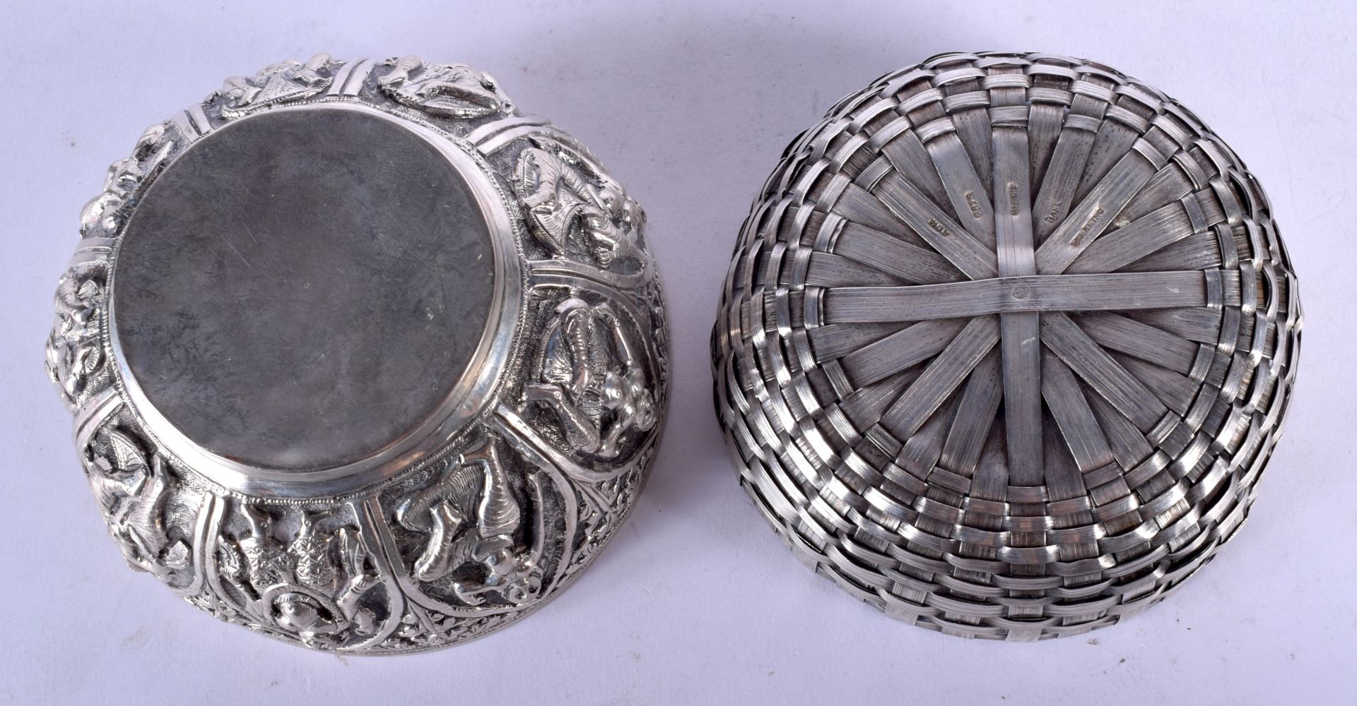 TWO SILVER BOWLS. 135 grams. 10 cm wide. (2) - Image 4 of 5