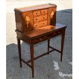 A STYLISH EDWARDIAN MAHOGANY AND SATINWOOD BONHEUR DU JOUR inlaid with vases of flowers. 108 cm x 75