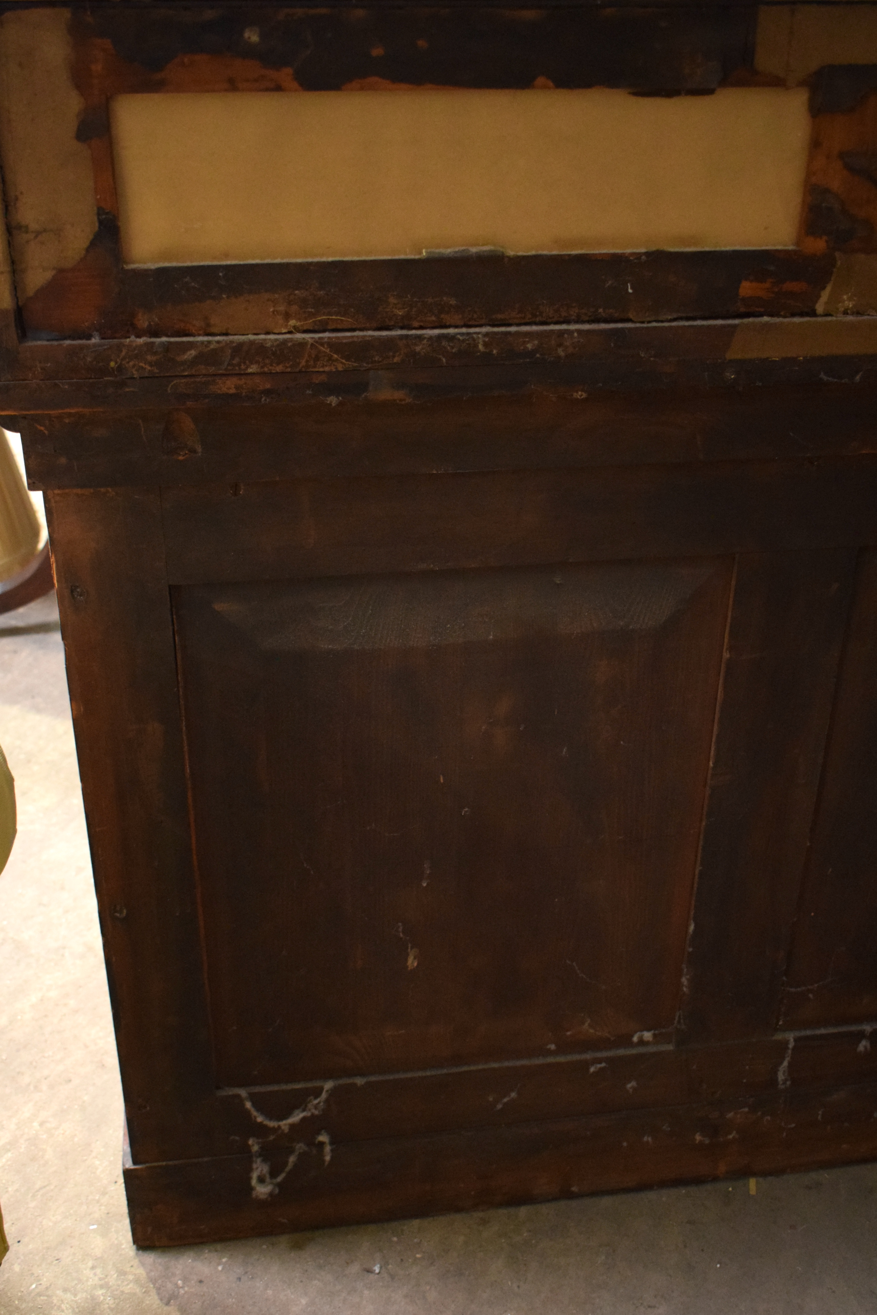 AN EARLY 19TH CENTURY EMPIRE STYLE GILT METAL MOUNTED MIRROR BACK CHIFFONIER. 130 cm x 120 cm x 45 c - Image 8 of 14