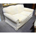 A GOOD QUALITY YELLOW GROUND UPHOLSTERED TWO SEATER SOFA. 182 cm x 100 cm.