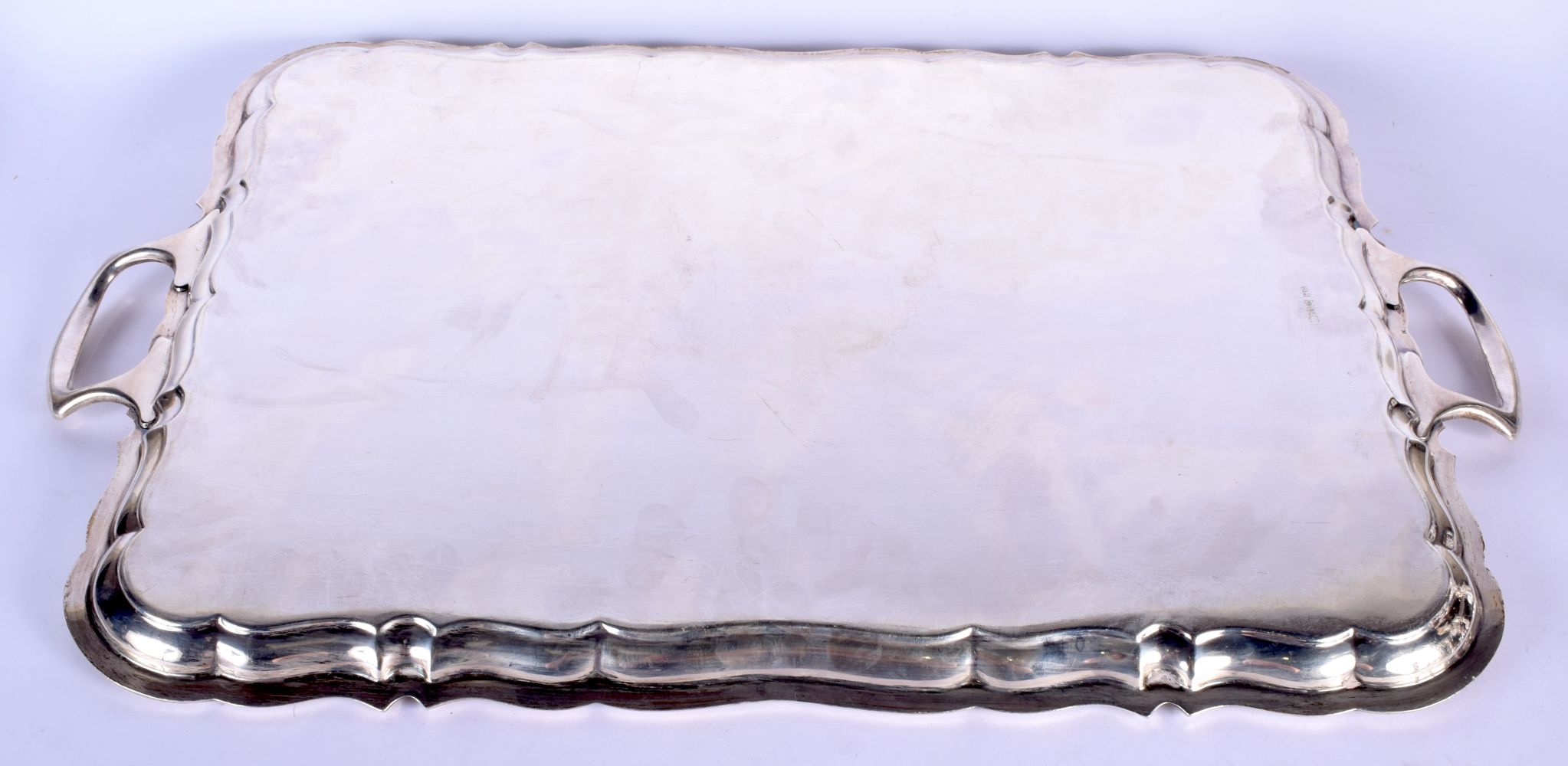A LARGE TWIN HANDLED SILVER SERVING TRAY. Sheffield 1923. 4188 grams. 69 cm x 42 cm. - Image 2 of 3