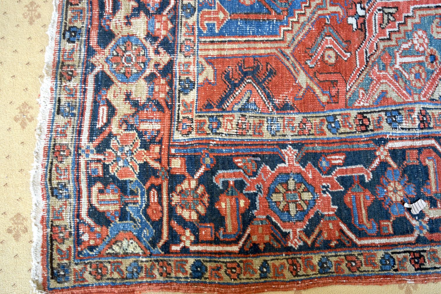 AN ANTIQUE MIDDLE EASTERN CARPET decorated with motifs on a red and blue ground. 300 cm x 195 cm. - Image 2 of 6