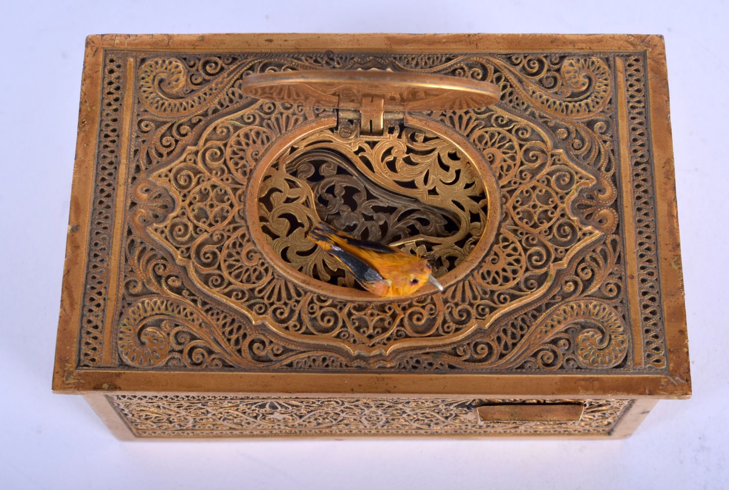 AN ANTIQUE GERMAN GILT METAL RECTANGULAR AUTOMATON SINGING BIRD BOX by Karl Griesbaum, decorated wit - Image 6 of 6