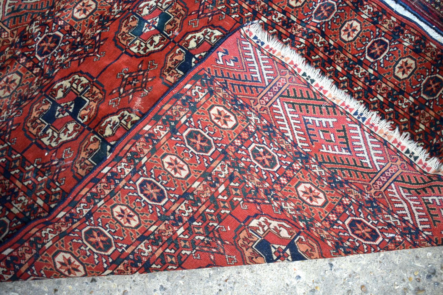 FOUR VINTAGE RUGS in various forms and sizes. (4) - Bild 10 aus 16