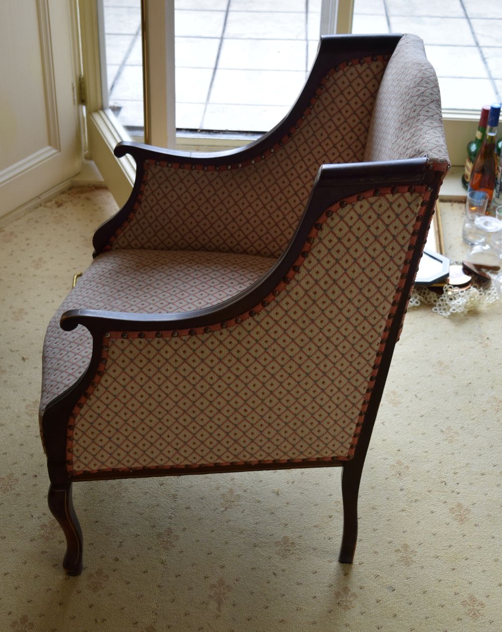 A PAIR OF 19TH CENTURY CONTINENTAL UPHOLSTERED SALON CHAIRS inlaid with foliage. 90 cm x 55 cm. - Image 3 of 4