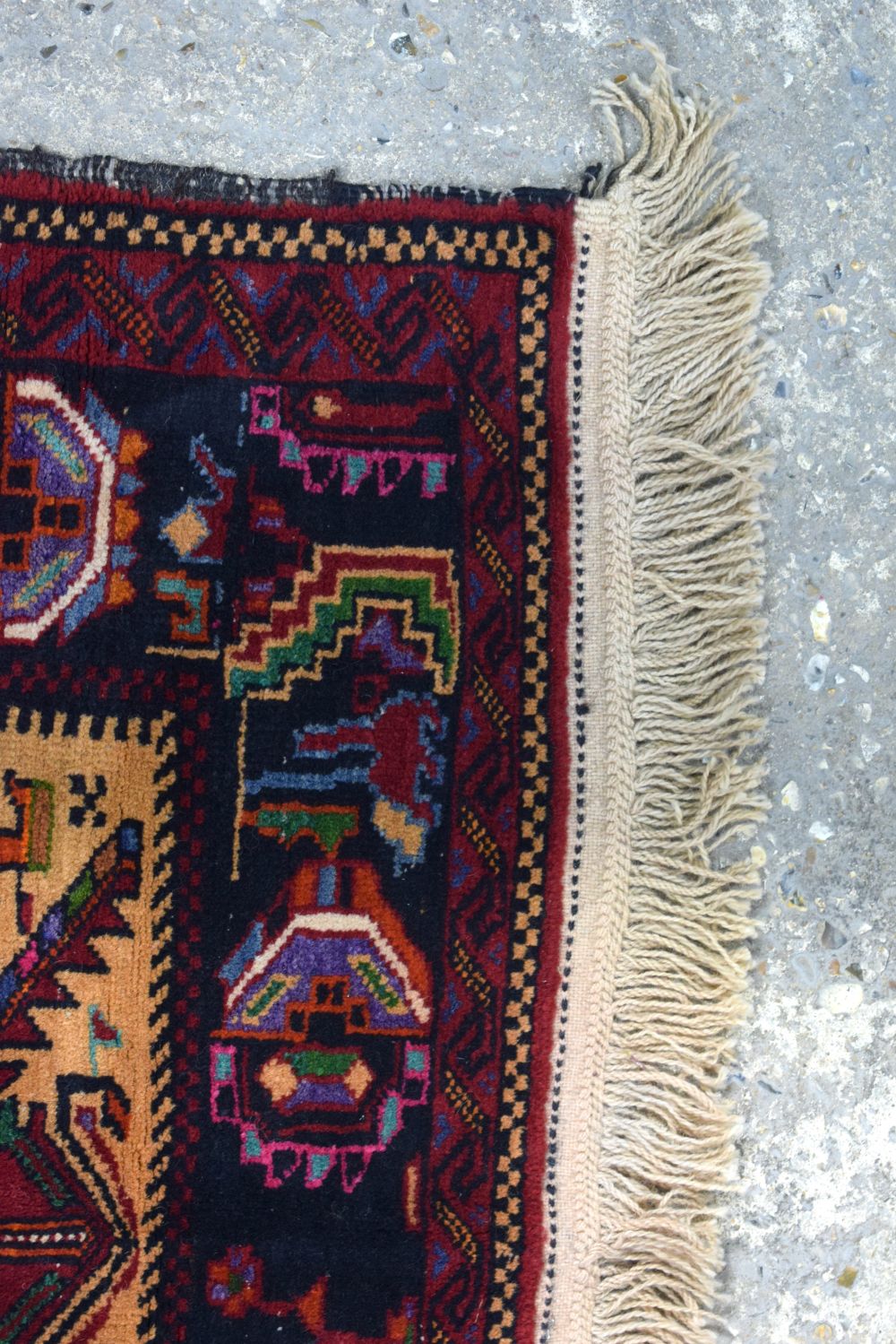 FOUR VINTAGE RUGS in various forms and sizes. (4) - Bild 6 aus 16