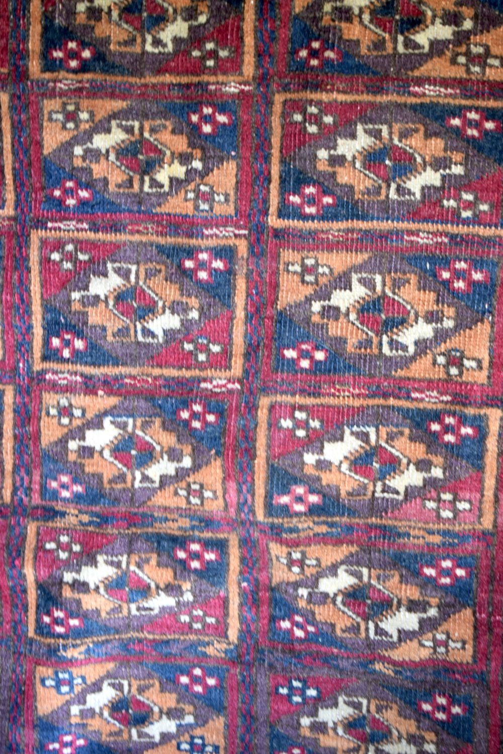 FOUR VINTAGE RUGS in various forms and sizes. (4) - Bild 12 aus 16