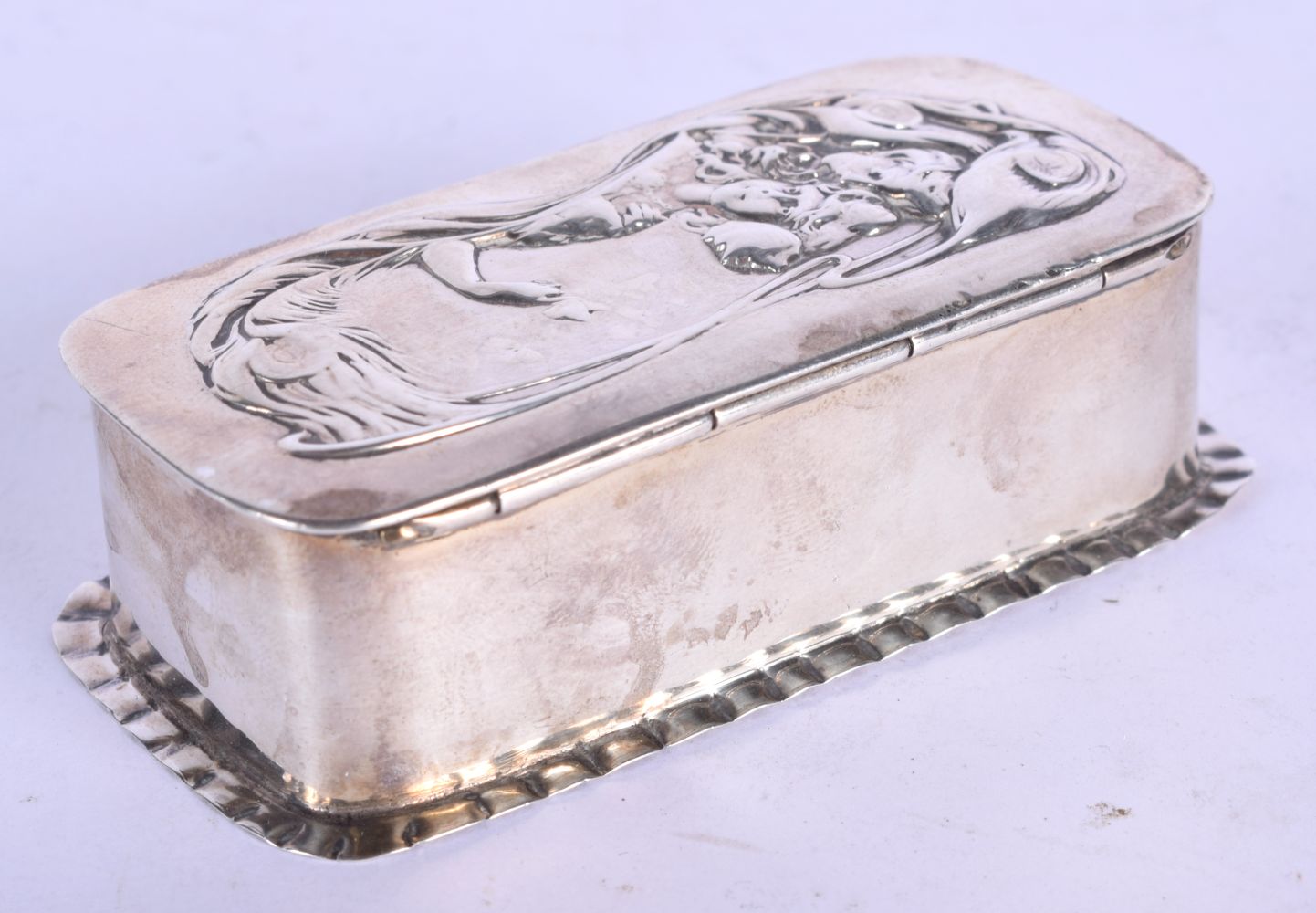 AN ART NOUVEAU SILVER BOX. Birmingham 1927. 47 grams. 8 cm x 4 cm. - Image 2 of 6