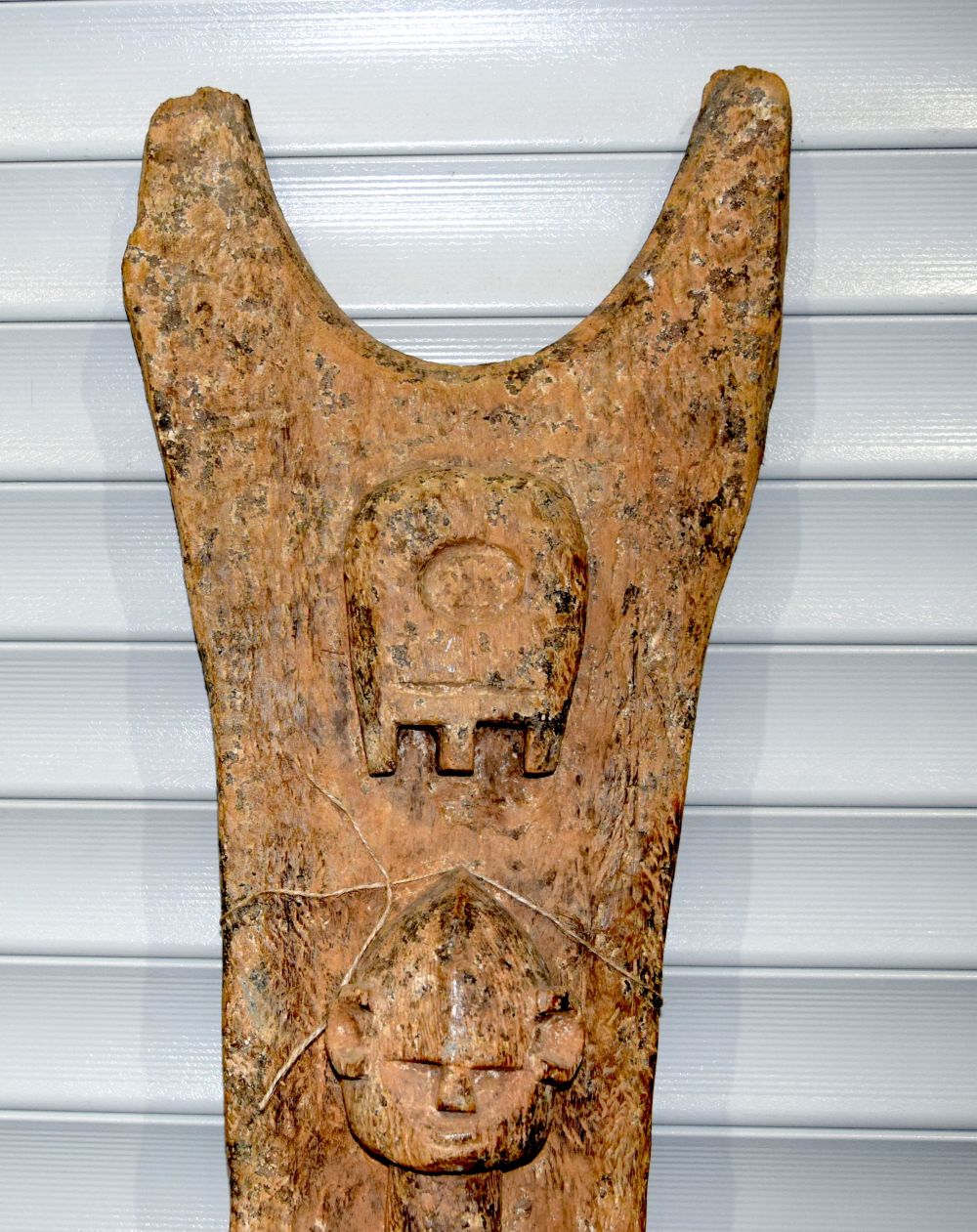 An African tribal Dogon Toguna post. 163 x 37cm - Image 2 of 4