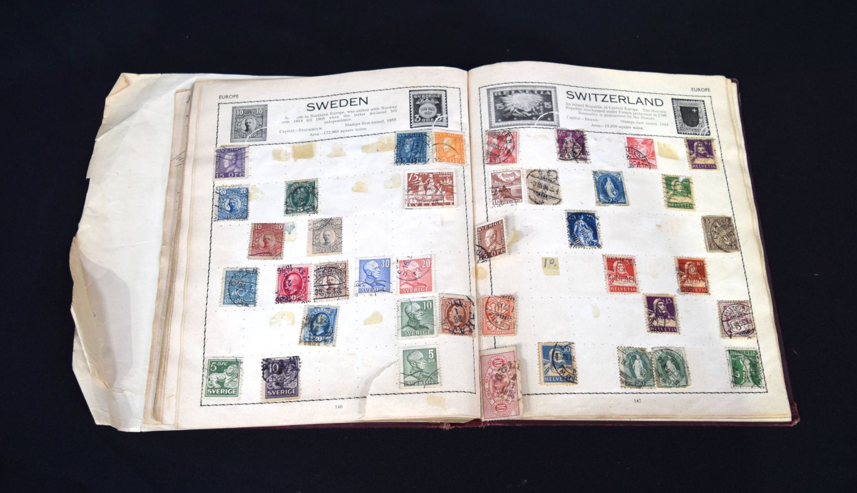 A stamp album containing world wide stamps. (Qty) - Image 6 of 7