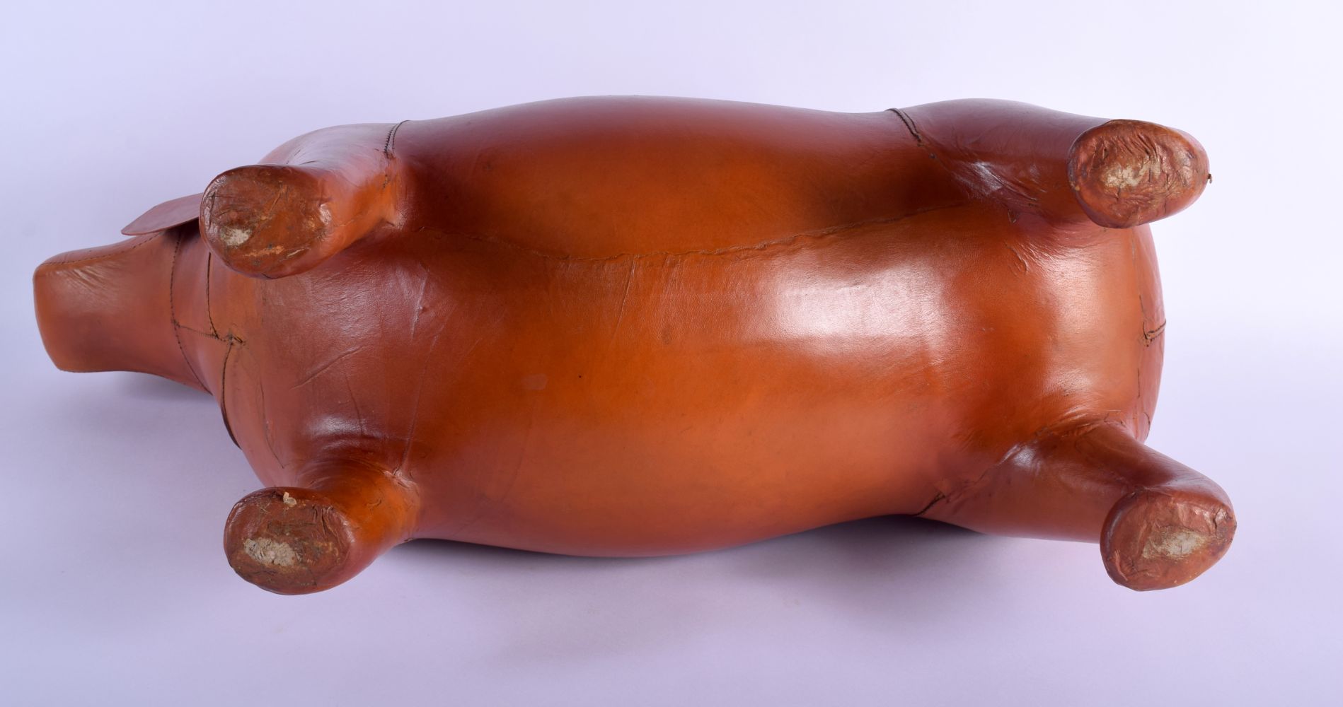 A CONTEMPORARY BROWN LEATHER DOG. 70 cm x 36 cm. - Bild 3 aus 3