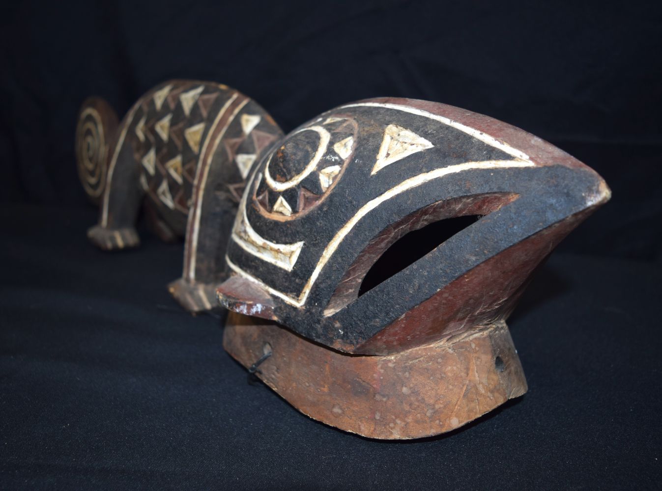 An African tribal BWA Chameleon mask. 77cm - Image 3 of 5