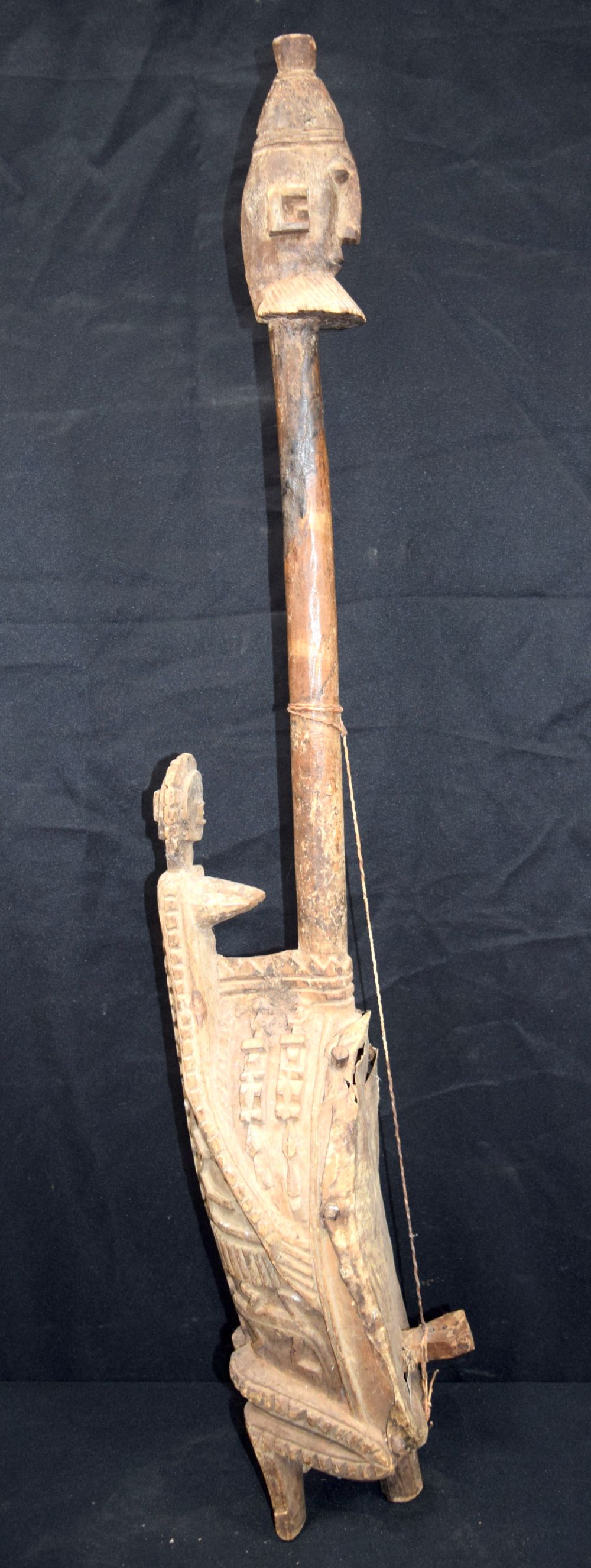 An African tribal Dogon musical instrument. 103 x 17cm - Image 2 of 7