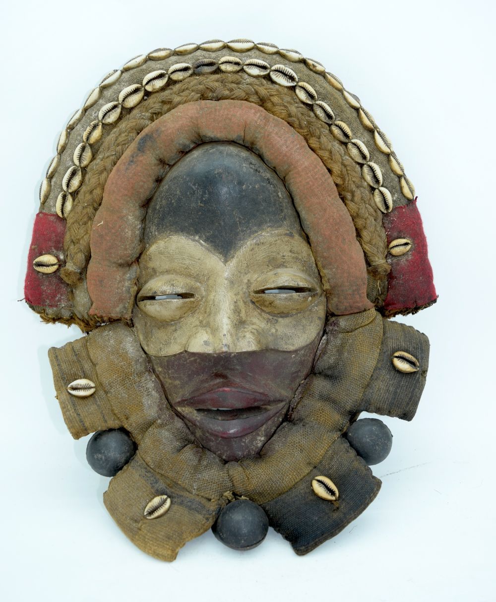 An African tribal Dan Deangle mask. 41cm