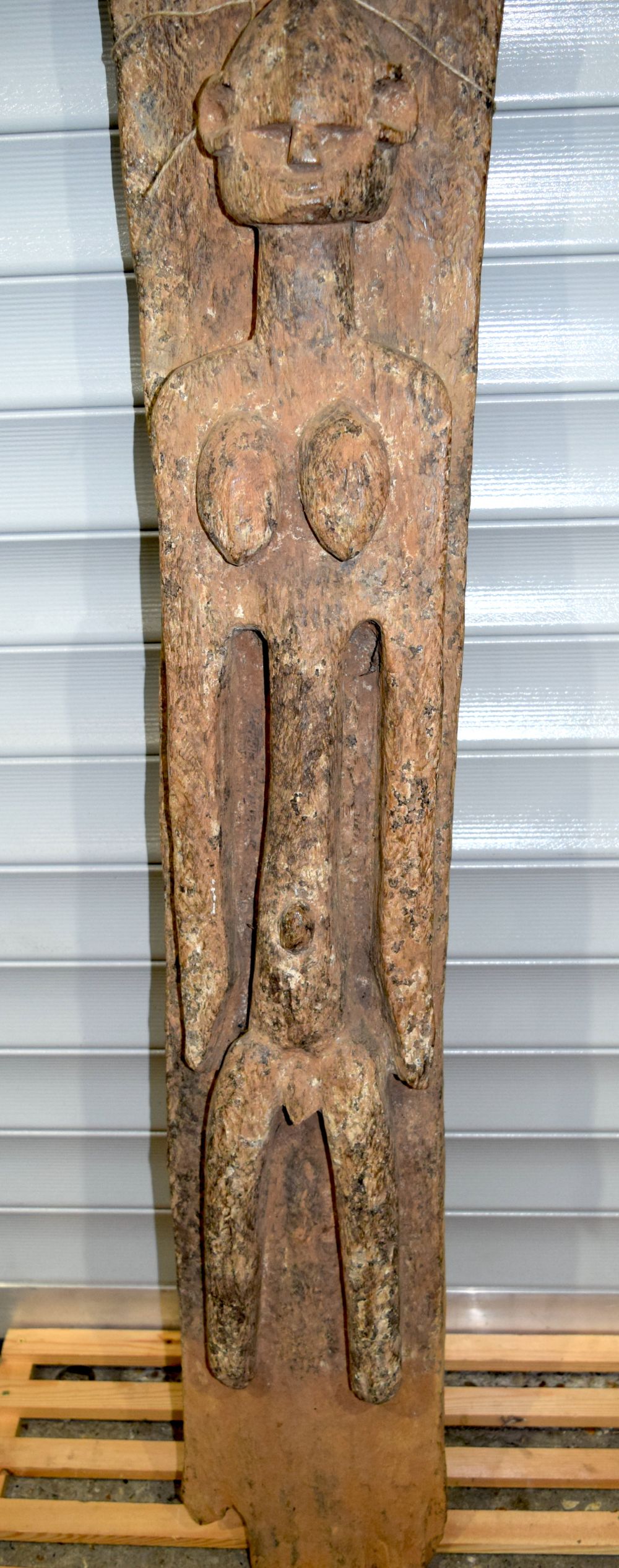 An African tribal Dogon Toguna post. 163 x 37cm - Image 3 of 4