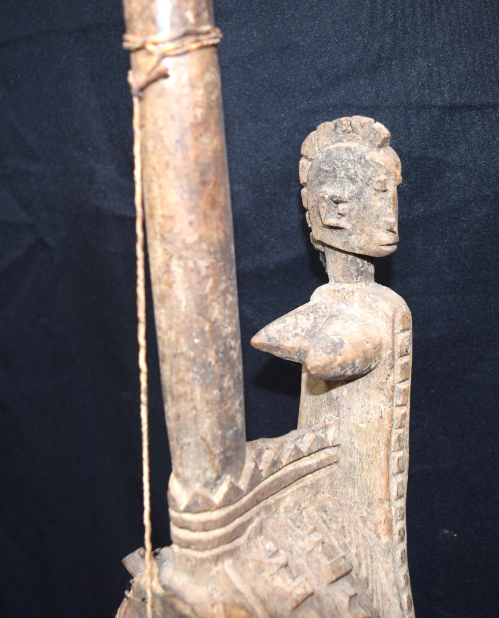 An African tribal Dogon musical instrument. 103 x 17cm - Image 4 of 7