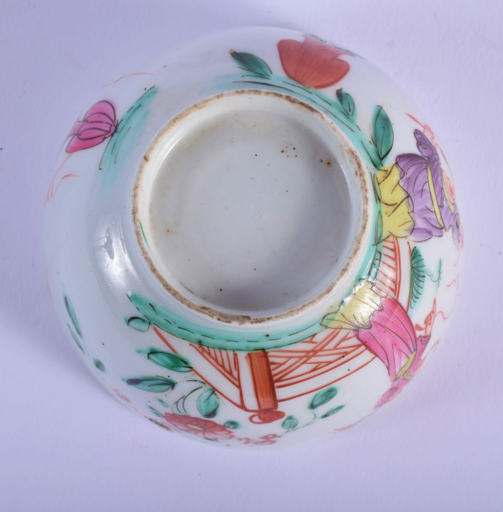 AN 18TH CENTURY ENGLISH PORCELAIN TEABOWL painted with figures in landscapes. 7.5 cm diameter. - Image 4 of 4