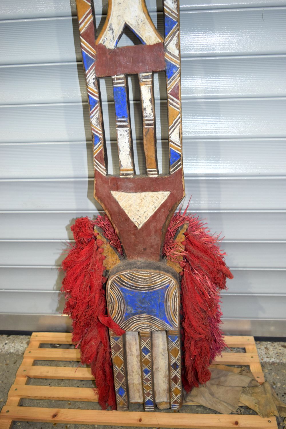 An African tribal Dogon Sirige mask. 213 x 38cm - Image 4 of 5