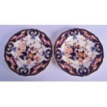 A PAIR OF ANTIQUE DERBY IMARI DISHES. 24 cm wide.