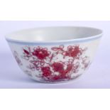 A 20TH CENTURY CHINESE TEA BOWL DECORATED WITH CHICKENS. 8.5cm diameter, 4cm high