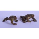 A NEAR PAIR OF JAPANESE OKIMONO MODELLED AS FROGS. 5cm x 3.5cm, weight 130g (2)