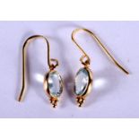 A PAIR OF 9CT GOLD AND AQUAMARINE EARRINGS. 1.1cm long, weight 1.11g