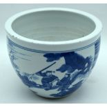 A Chinese blue & white porcelain planter, decorated with warriors. 17 x 22cm.