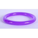 AN LAVENDER JADE BANGLE. 8cm diameter