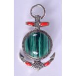 A SILVER AND MALACHITE ANCHOR BROOCH. 4.3cm x 2.5cm, weight 7g