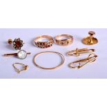 ASSORTED 9CT GOLD ITEMS. Weight 8.54g (9)