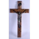 AN ANTIQUE EUROPEAN CARVED WOOD AND SILVERED METAL CORPUS CHRISTI. 45 cm x 22 cm.