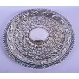 A LARGE STERLING SILVER DISH. 315 grams. 30 cm diameter.