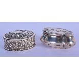 A VICTORIAN SILVER BOX together with another silver box. 35 grams. Largest 4.5 cm x 3.5 cm. (2)