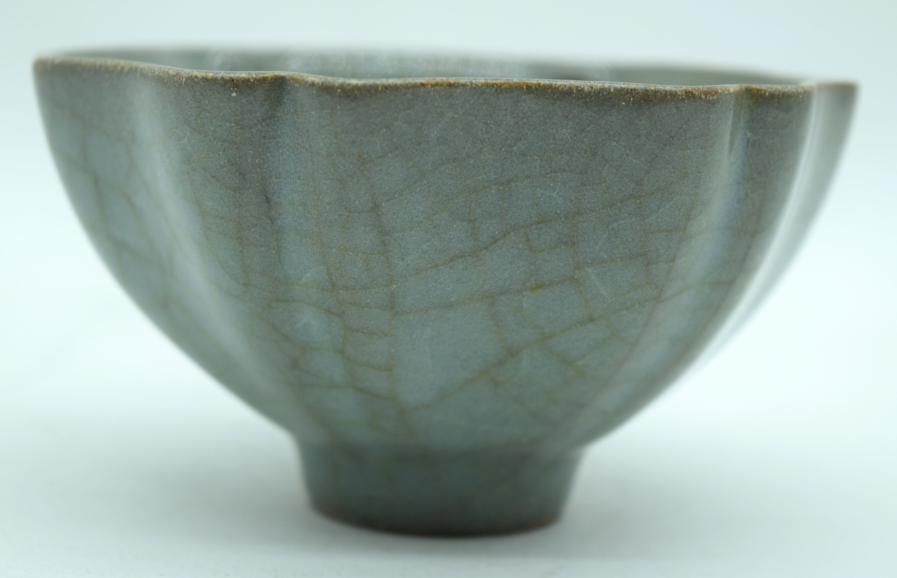 A small Chinese porcelain Celadon crackle glazed scalloped bowl 6 x 10 cm. - Image 2 of 4