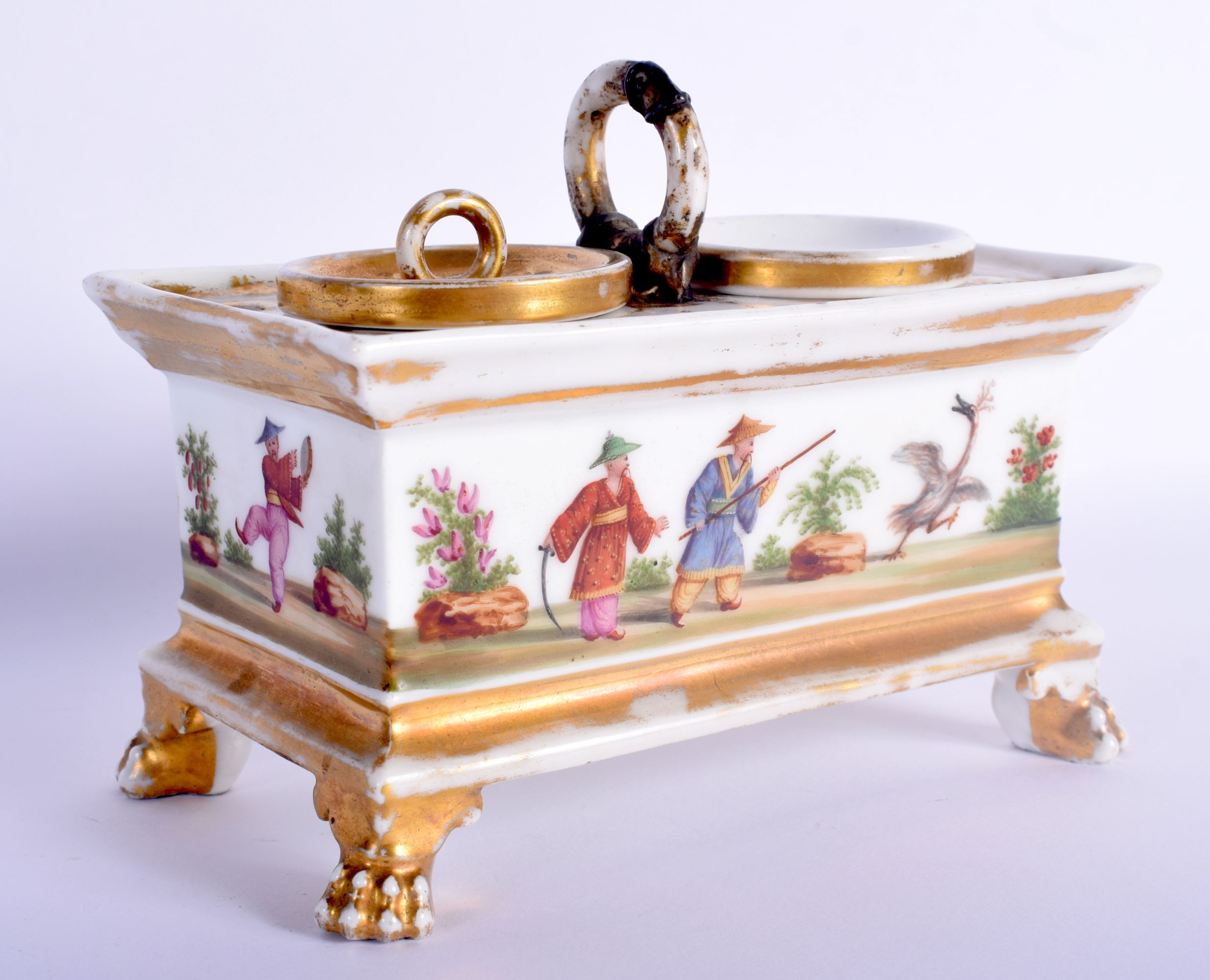 AN EARLY 19TH CENTURY FRENCH PARIS PORCELAIN COUNTRY HOUSE INKWELL painted with Chinese figures. 14 - Image 2 of 5