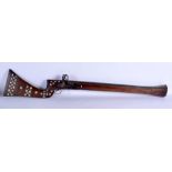 AN ANTIQUE MIDDLE EASTERN SYRIAN TYPE BLUNDERBUSS GUN. 100 cm long.