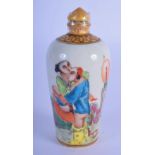 A CHINESE PORCELAIN EROTIC SNUFF BOTTLE DEPICTING A COPULATING COUPLE. 9.5cm high, 4.2cm diameter,