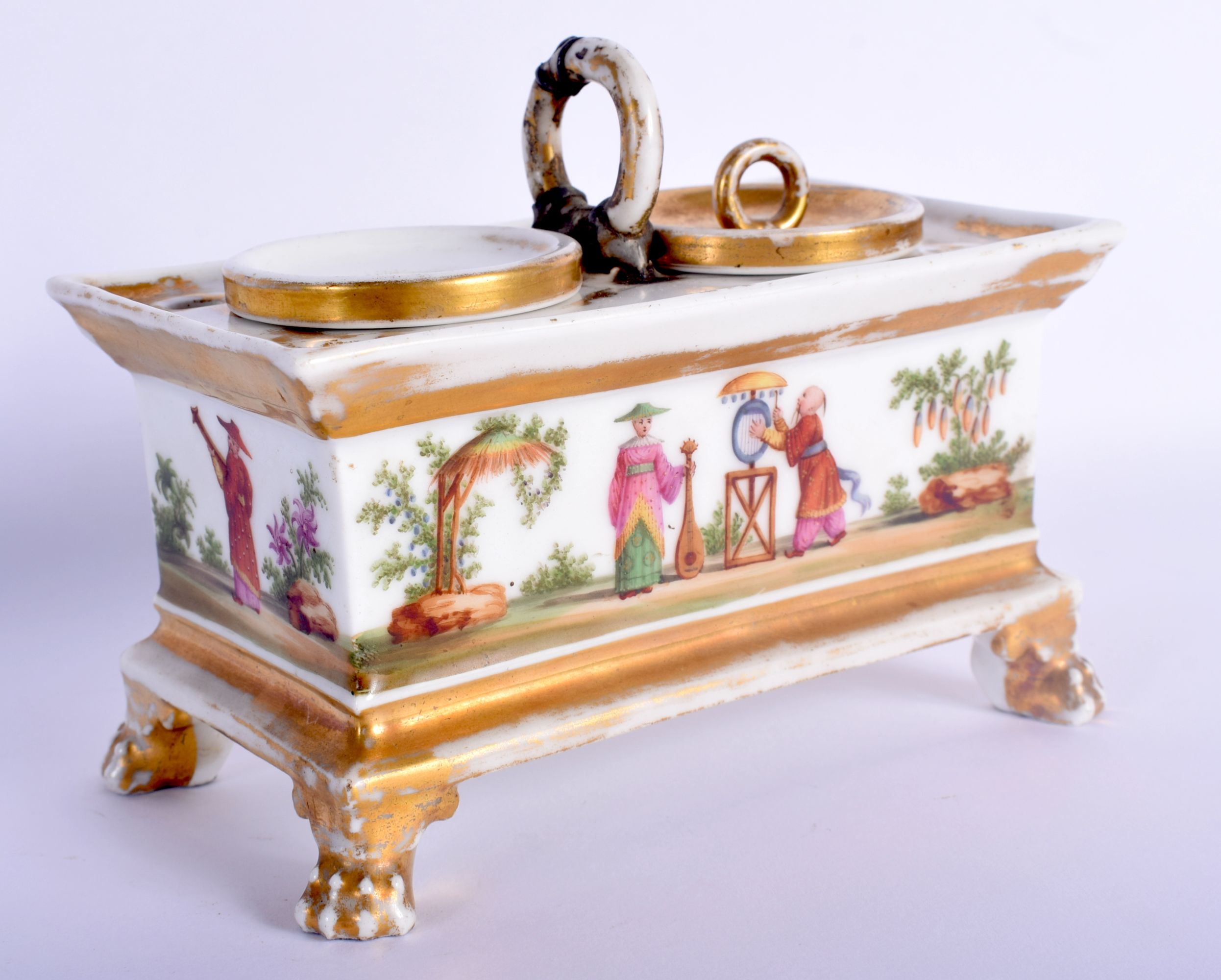 AN EARLY 19TH CENTURY FRENCH PARIS PORCELAIN COUNTRY HOUSE INKWELL painted with Chinese figures. 14