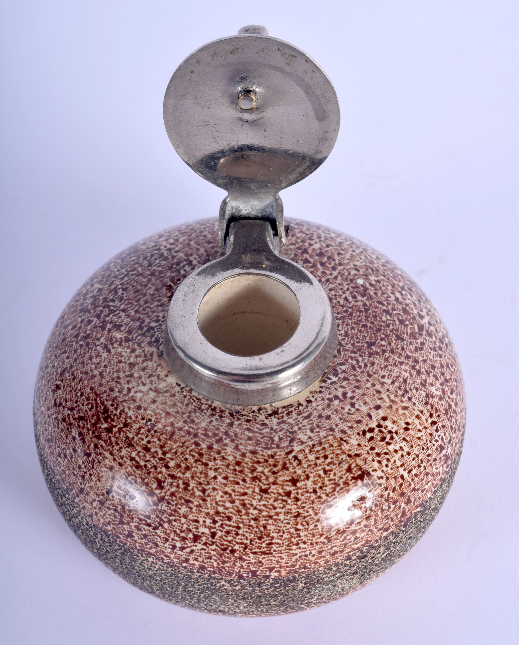 A CHARMING ANTIQUE SCOTTISH PAINTED POTTERY CURLING STONE INKWELL with silver plated mounts. 7.5 cm - Image 3 of 4