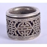 A CHINESE WHITE METAL ARCHERS RING. 2.3cm inside diameter, 37g