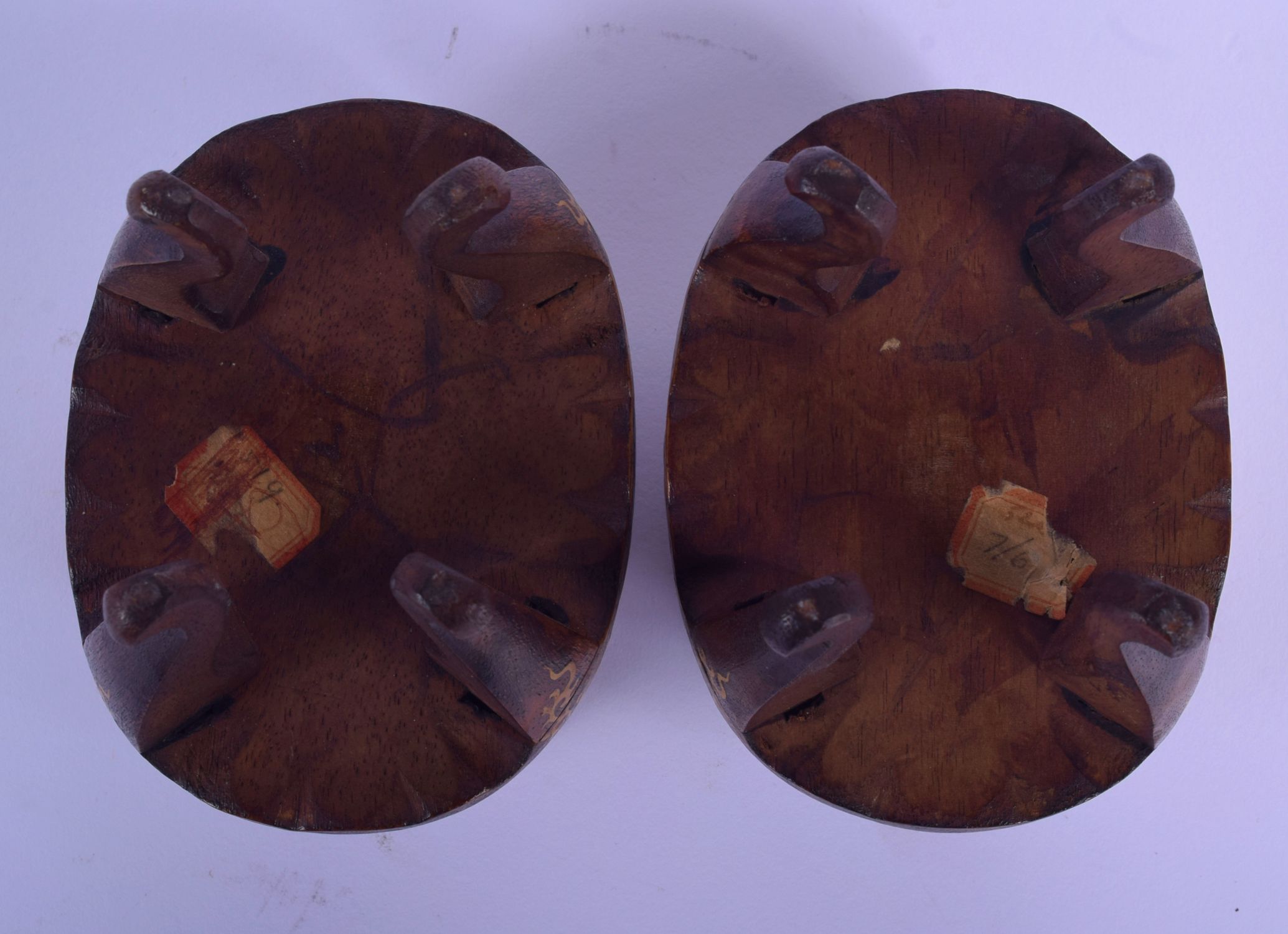 A PAIR OF 19TH CENTURY JAPANESE MEIJI PERIOD GOLD LACQUERED STANDS decorated with foliage. 8 cm x 8 - Image 4 of 4