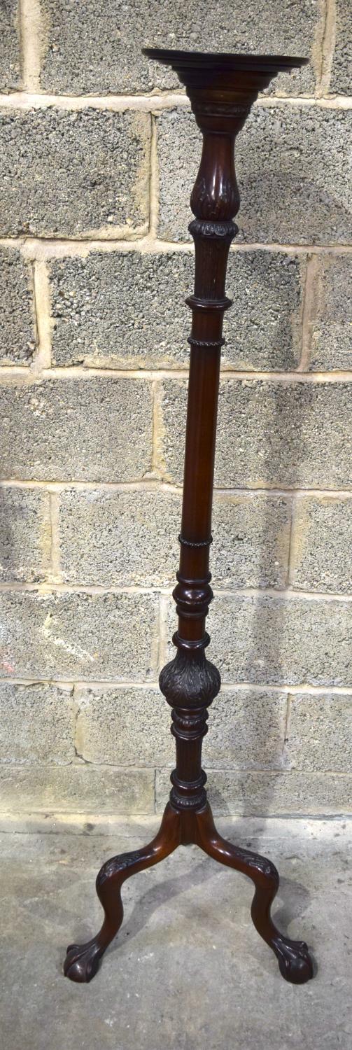 A LOVELY CHIPPENDALE STYLE TORCHERE, alongside a music stand and a slender black stand. Largest 156 - Image 3 of 5
