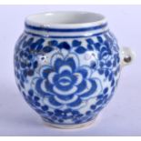 AN ORIENTAL BLUE AND WHITE BIRD FEEDER. 5.7cm x 6.5cm, weight 54g