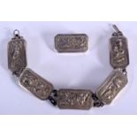 AN INDIAN SILVER BRACELET. 39 grams. 22 cm long.