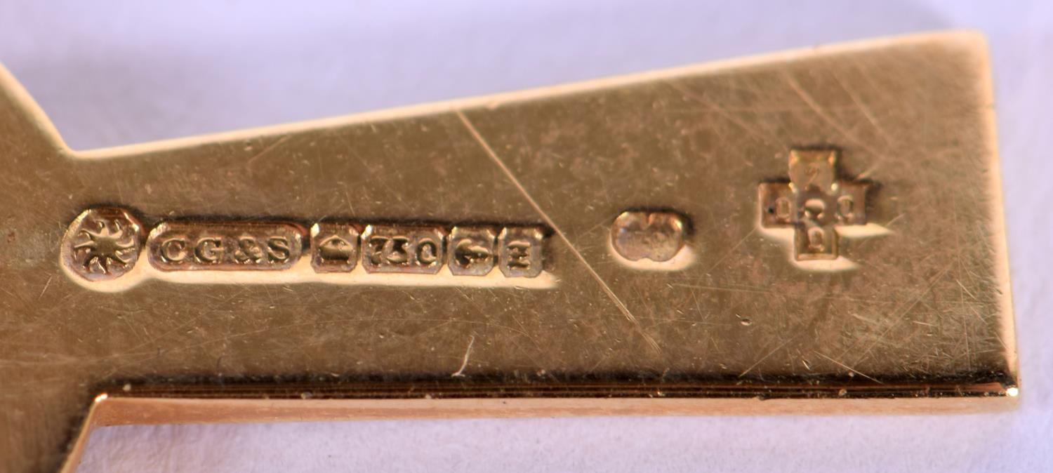 AN 18CT GOLD CELTIC CROSS NECKLACE. 9.6 grams. 48 cm long. - Bild 3 aus 4