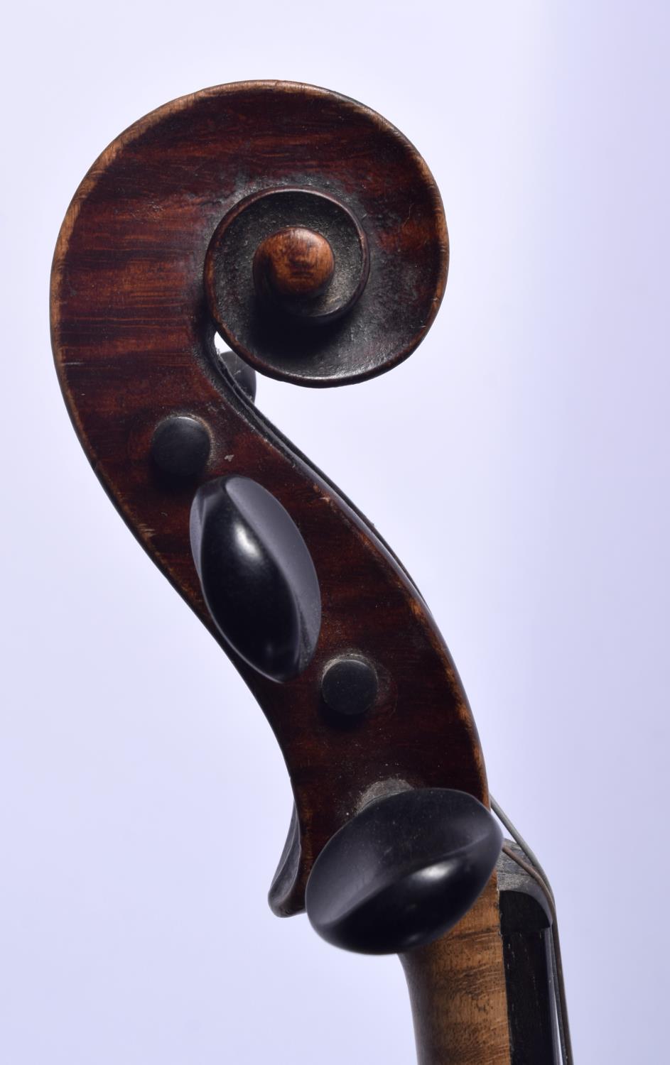 AN ANTIQUE GERMAN TWO PIECE BACK VIOLIN with scrolling terminal. 58 cm long. - Image 10 of 10