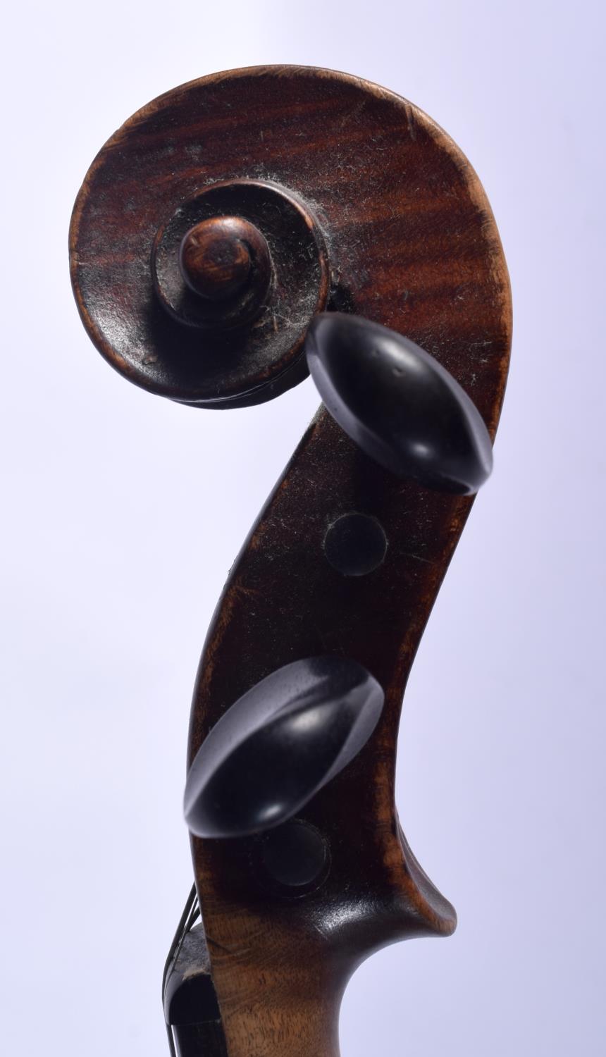 AN ANTIQUE GERMAN TWO PIECE BACK VIOLIN with scrolling terminal. 58 cm long. - Image 8 of 10